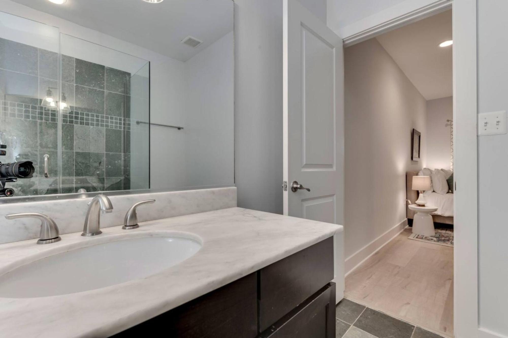 Luxe 2Bd2Ba Townhouse In Hip Area - Near Metro Apartment Washington Bagian luar foto